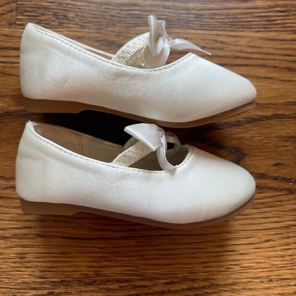 NWOT Dream Pairs Girls Satin Toddler Dressy Ballet Flats Size 4